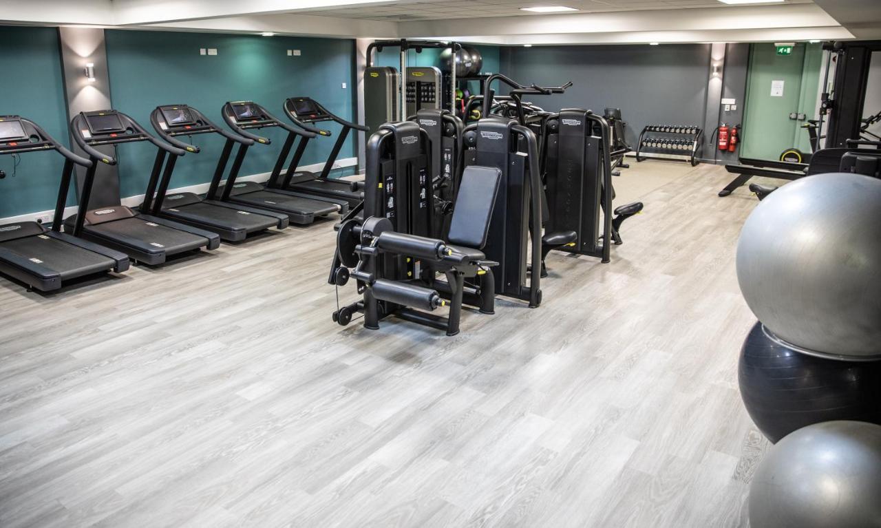 De Vere Cotswold Water Park Apartments 시런세스터 외부 사진