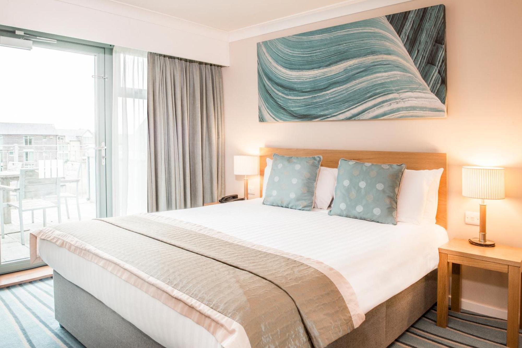 De Vere Cotswold Water Park Apartments 시런세스터 외부 사진