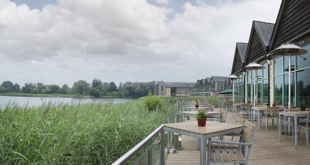 De Vere Cotswold Water Park Apartments 시런세스터 외부 사진